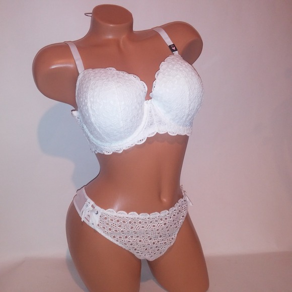 Victoria Secret Bra Set 38D Lined Demi XL Thong Panty White Eyelet Lace Solid